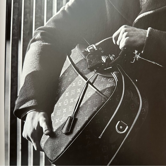 Authentic Louis Vuitton 2015-2016 Fall Winter Book - Picture 7 of 15